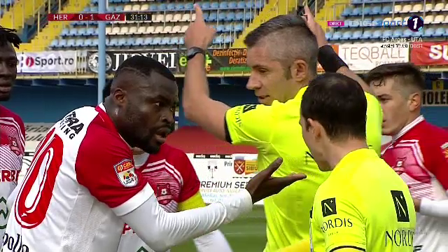 Faza halucinanta la Hermannstadt - Gaz Metan! Arbitrul a validat golul, tusierul l-a anulat, iar apoi a fost validat din nou_36