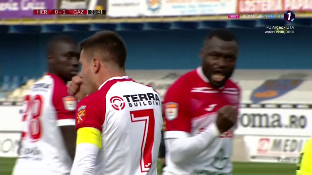 Faza halucinanta la Hermannstadt - Gaz Metan! Arbitrul a validat golul, tusierul l-a anulat, iar apoi a fost validat din nou_39