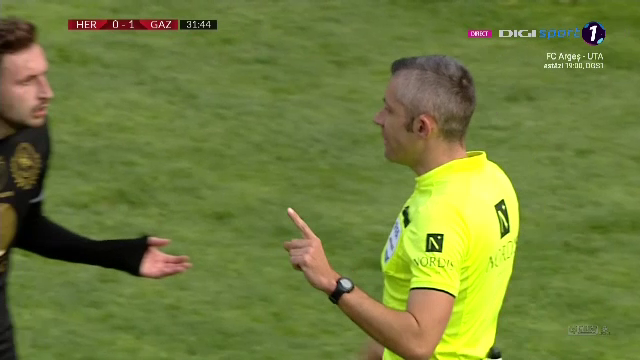 Faza halucinanta la Hermannstadt - Gaz Metan! Arbitrul a validat golul, tusierul l-a anulat, iar apoi a fost validat din nou_43