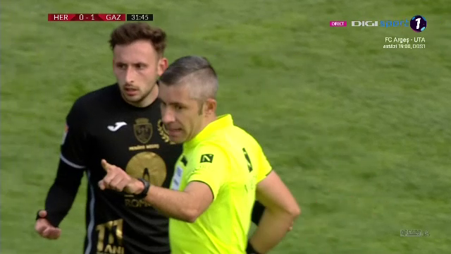 Faza halucinanta la Hermannstadt - Gaz Metan! Arbitrul a validat golul, tusierul l-a anulat, iar apoi a fost validat din nou_44