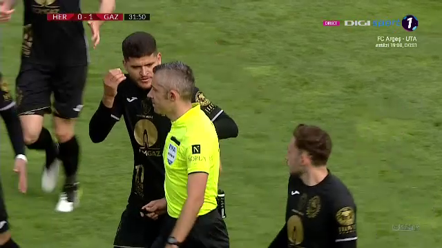 Faza halucinanta la Hermannstadt - Gaz Metan! Arbitrul a validat golul, tusierul l-a anulat, iar apoi a fost validat din nou_48