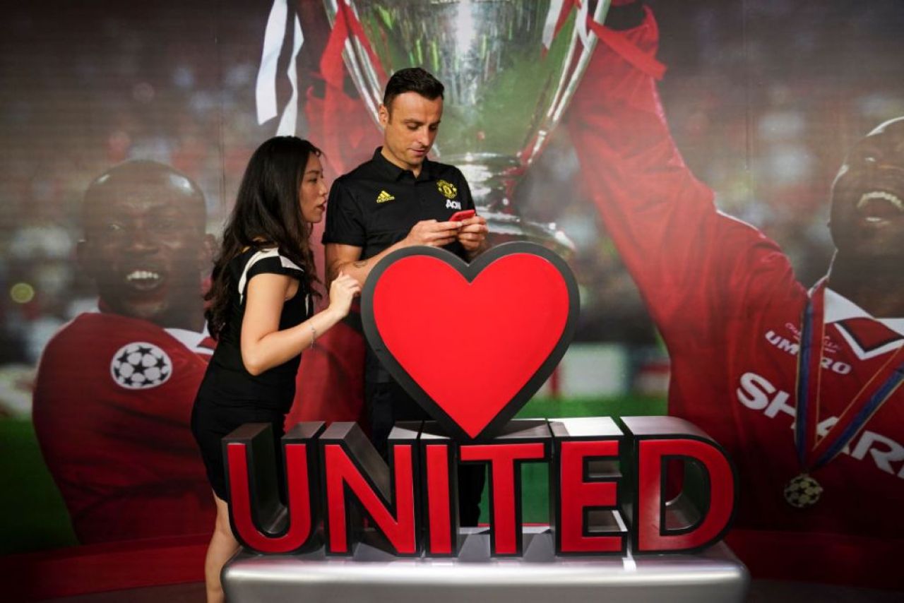 Legendarul Berbatov va candida la sefia Federatiei din Bulgaria!