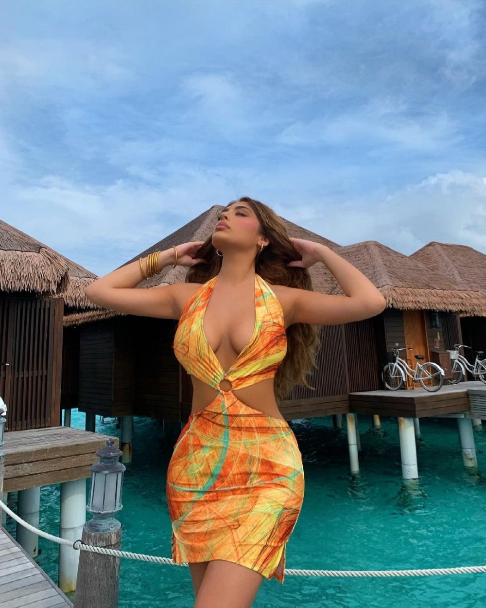 Surorile care fac furori pe internet si-au innebunit fanii cu pozele din vacanta! Cum au aratat pe plaja sosiile lui Kim Kardashian si Kylie Jenner_7