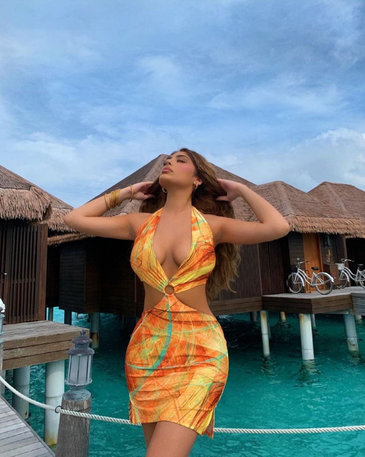 Surorile care fac furori pe internet si-au innebunit fanii cu pozele din vacanta! Cum au aratat pe plaja sosiile lui Kim Kardashian si Kylie Jenner_7