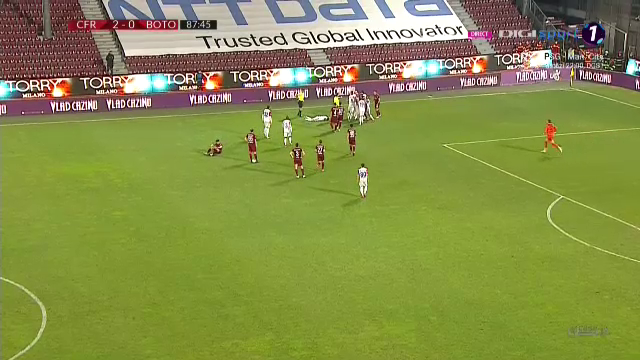 Haos pe final in CFR Cluj - Botosani! S-a lasat cu eliminari, dupa ce Latovlevici i-a bagat mana in gat lui Al Mawas! Scandal pe teren_4