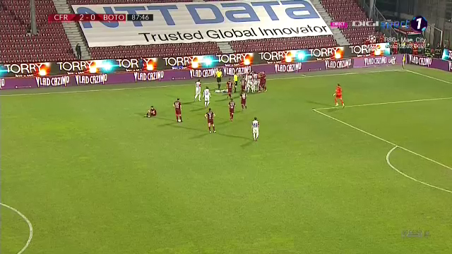 Haos pe final in CFR Cluj - Botosani! S-a lasat cu eliminari, dupa ce Latovlevici i-a bagat mana in gat lui Al Mawas! Scandal pe teren_5