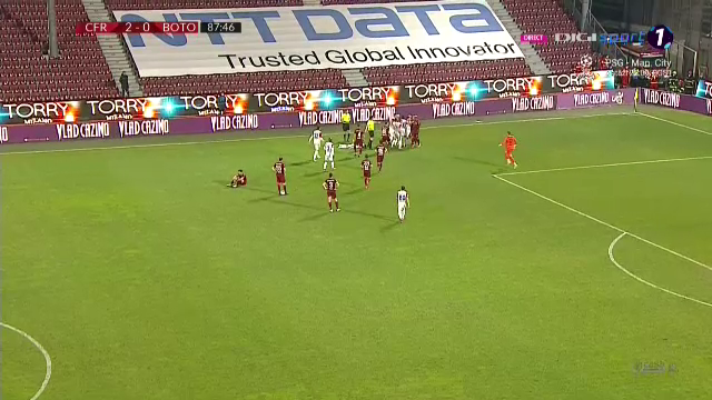 Haos pe final in CFR Cluj - Botosani! S-a lasat cu eliminari, dupa ce Latovlevici i-a bagat mana in gat lui Al Mawas! Scandal pe teren_6
