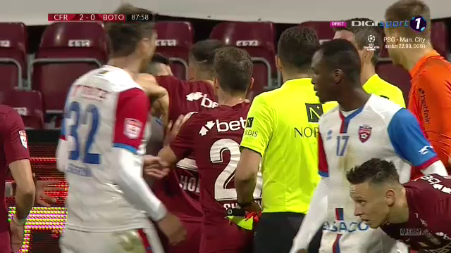 Haos pe final in CFR Cluj - Botosani! S-a lasat cu eliminari, dupa ce Latovlevici i-a bagat mana in gat lui Al Mawas! Scandal pe teren_12