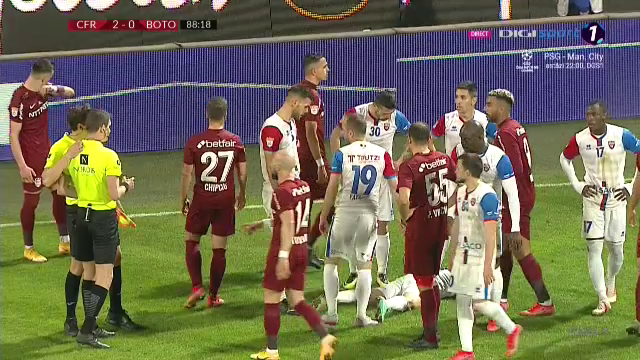 Haos pe final in CFR Cluj - Botosani! S-a lasat cu eliminari, dupa ce Latovlevici i-a bagat mana in gat lui Al Mawas! Scandal pe teren_15