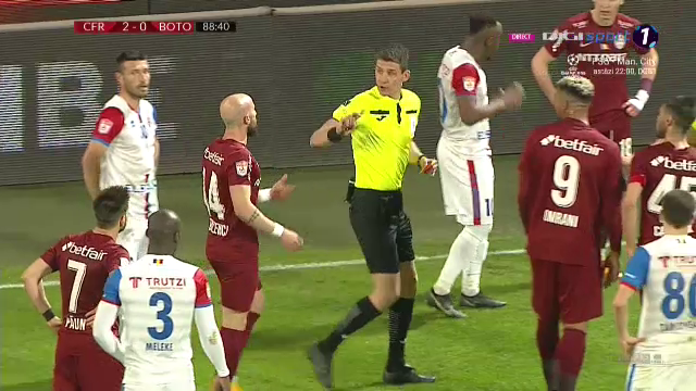 Haos pe final in CFR Cluj - Botosani! S-a lasat cu eliminari, dupa ce Latovlevici i-a bagat mana in gat lui Al Mawas! Scandal pe teren_19