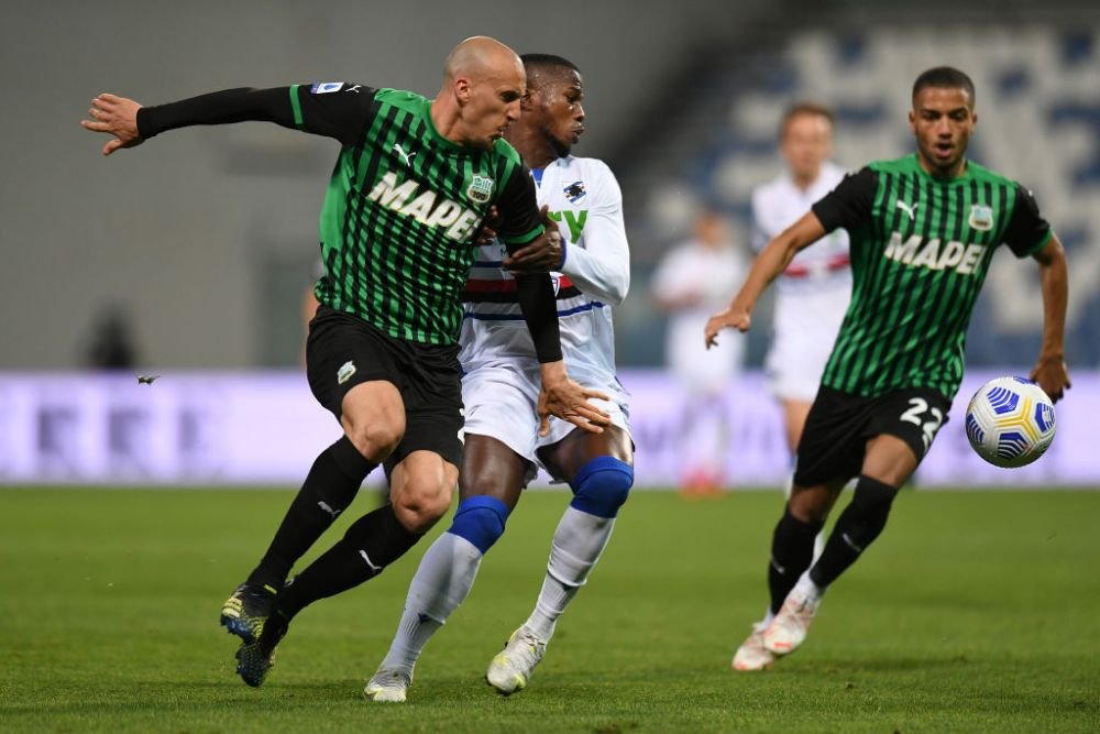 Chiriches poate pleca de la Sassuolo impreuna cu De Zerbi! Cei doi se pot bate cu un antrenor roman pentru trofee_3