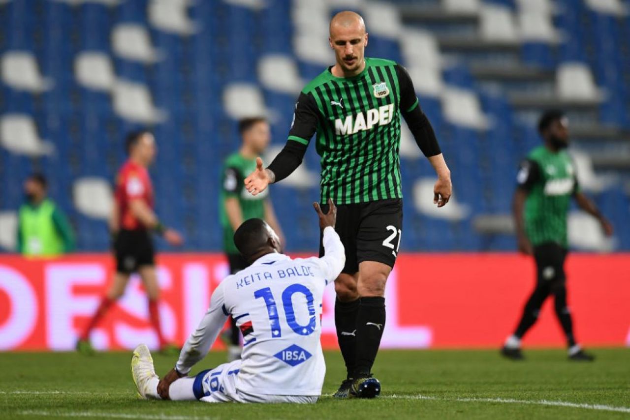 Chiriches poate pleca de la Sassuolo impreuna cu De Zerbi! Cei doi se pot bate cu un antrenor roman pentru trofee_5