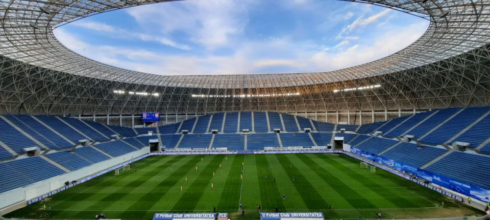 Au venit cu masti personalizate si au ciocnit oua albastre inainte de Pasti! Ce s-a intamplat pe gazon inainte de FCU Craiova - Mioveni