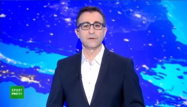 Carragher a fost atacat cu petarde pe Old Trafford! Reactia legendei lui Liverpool: Vor fi mereu idioti care strica totul! Un steward a fost ranit