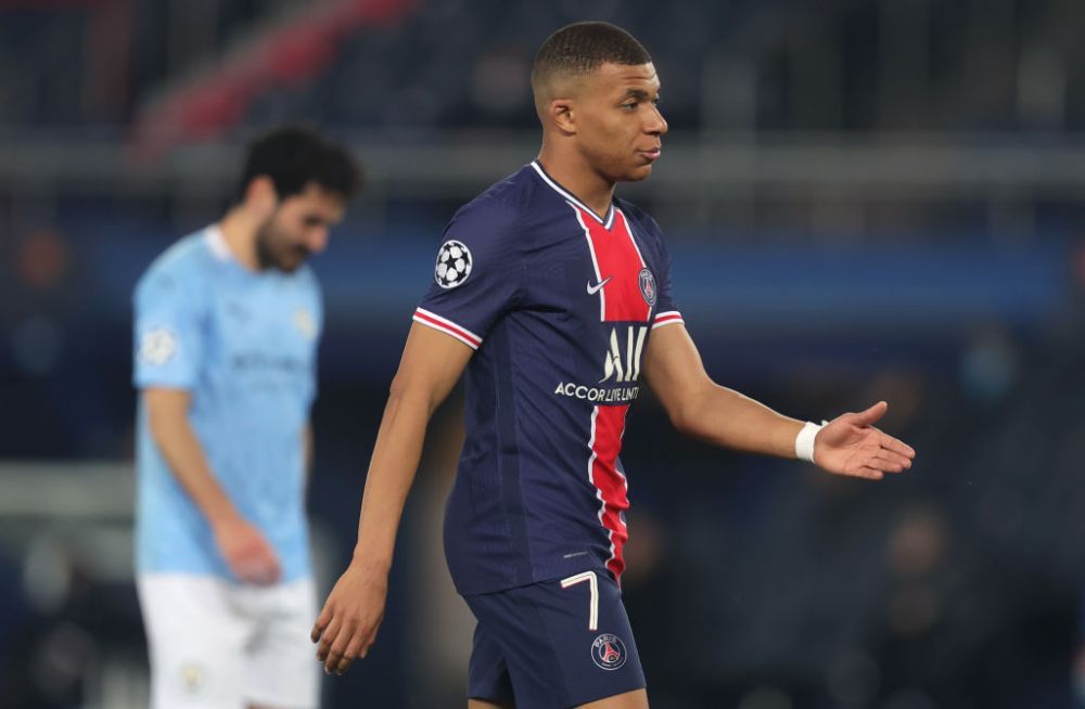 Kylian Mbappe le da emotii fanilor lui PSG inainte de semifinala cu City! Cum a fost surprins starul francez la hotel_5