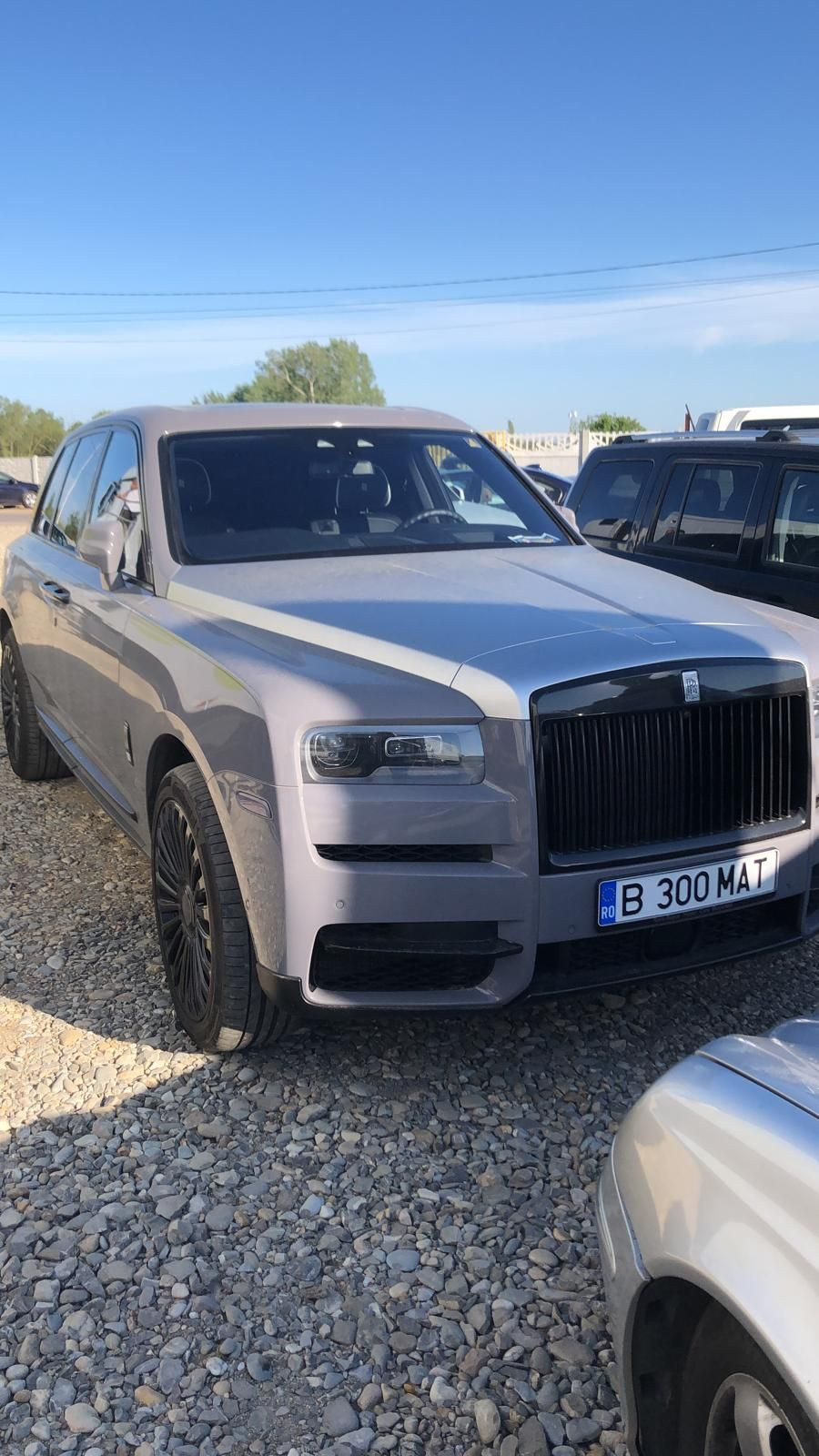 Radoi s-a dus la meci cu un bolid care costa cat toate masinile din Clinceni la un loc! :) S-a facut liniste in parcare! Cu ce a venit la Clinceni - CFR