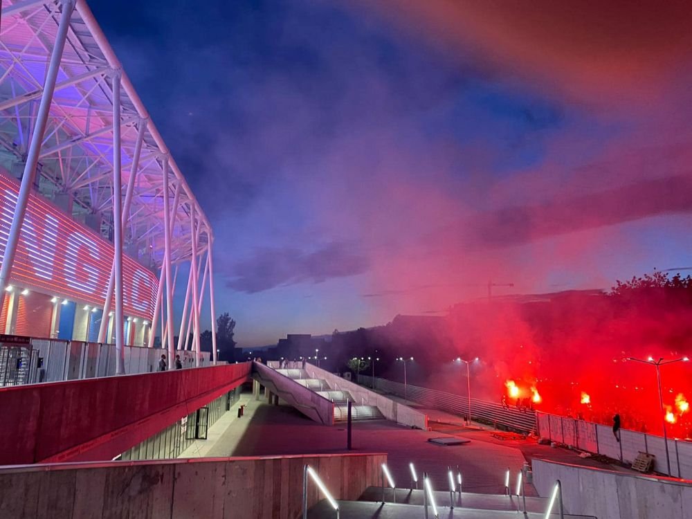 S-a aprins cartierul, a ars Ghencea! Peste 1000 de oameni la stadionul Steaua pentru sarbatoarea istorica de 7 mai_11