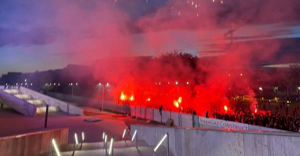 S-a aprins cartierul, a ars Ghencea! Peste 1000 de oameni la stadionul Steaua pentru sarbatoarea istorica de 7 mai_17