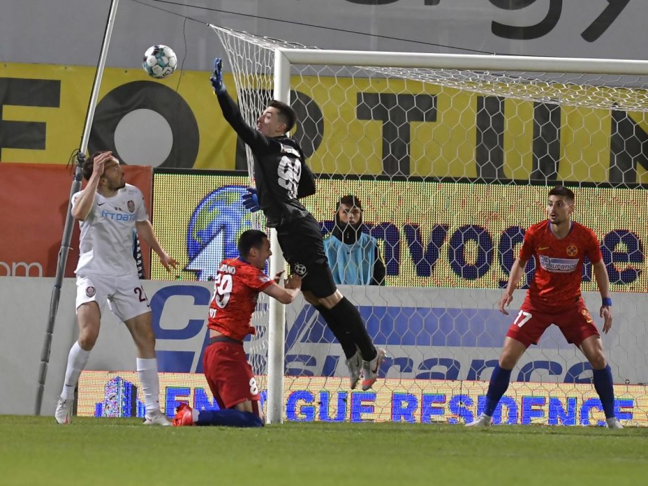 Probleme serioase pentru unul dintre titularii de la FCSB! Fotbalistul, out pana in toamna _1