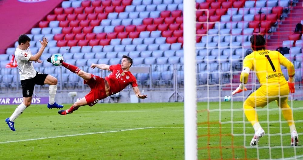 Fa-bu-los! Lewandowski, gol senzational pentru Bayern! E arta sau matematica? Doar fotbal sigur nu e! Cum a marcat_2