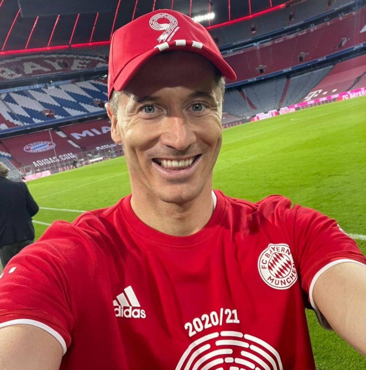 Fa-bu-los! Lewandowski, gol senzational pentru Bayern! E arta sau matematica? Doar fotbal sigur nu e! Cum a marcat_3