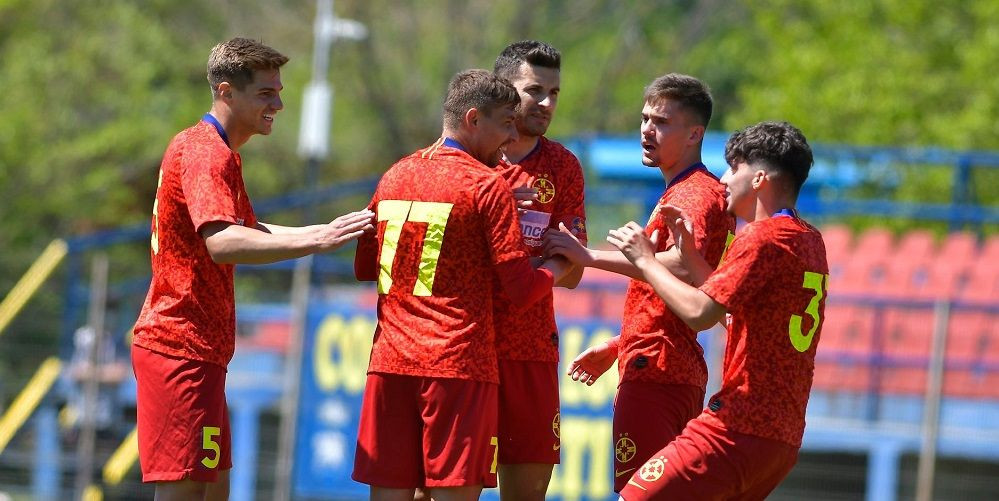 Revenit dupa 11 luni, Filip a iesit accidentat de pe teren! Ce spune Vintila despre starea mijlocasul de la FCSB&nbsp;