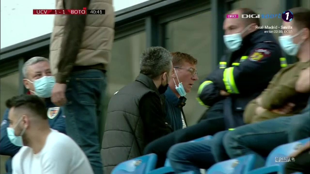 Incidente socante in tribuna! Cristescu a sarit la bataie si a fost scos de 4 bodyguarzi: