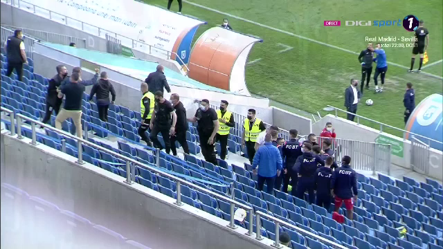 Incidente socante in tribuna! Cristescu a sarit la bataie si a fost scos de 4 bodyguarzi: 