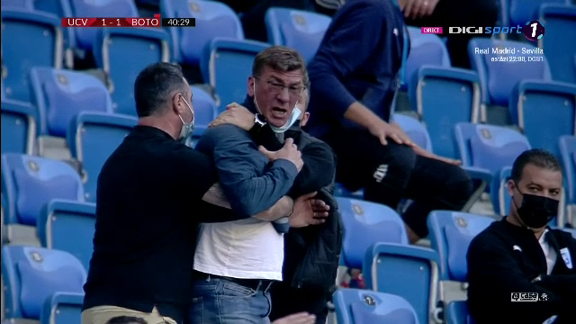 Incidente socante in tribuna! Cristescu a sarit la bataie si a fost scos de 4 bodyguarzi: 