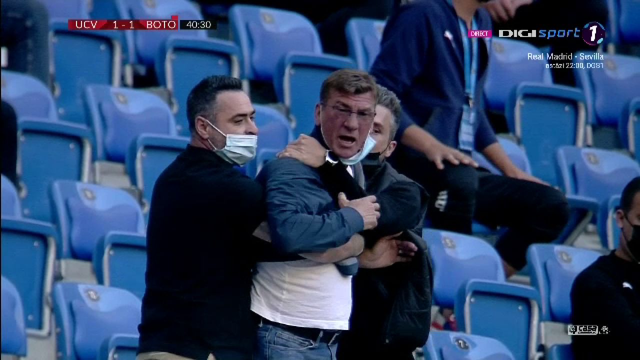 Incidente socante in tribuna! Cristescu a sarit la bataie si a fost scos de 4 bodyguarzi: