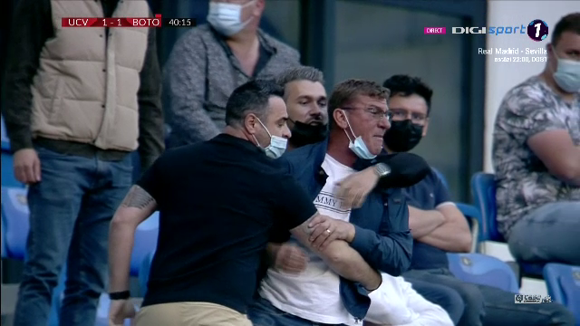Incidente socante in tribuna! Cristescu a sarit la bataie si a fost scos de 4 bodyguarzi: 