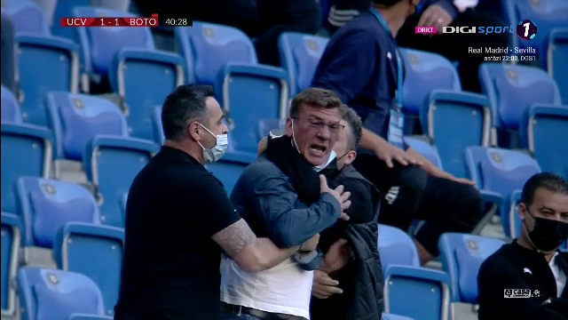 Incidente socante in tribuna! Cristescu a sarit la bataie si a fost scos de 4 bodyguarzi: 
