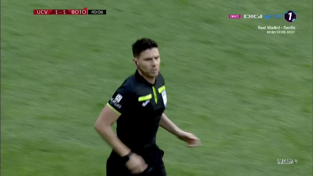 Incidente socante in tribuna! Cristescu a sarit la bataie si a fost scos de 4 bodyguarzi: 