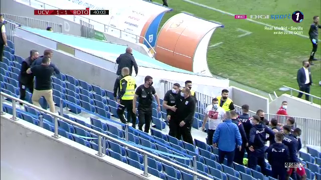 Incidente socante in tribuna! Cristescu a sarit la bataie si a fost scos de 4 bodyguarzi: 