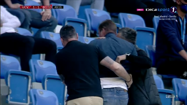 Incidente socante in tribuna! Cristescu a sarit la bataie si a fost scos de 4 bodyguarzi: 