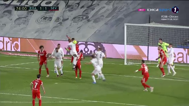ISTORIC! VAR show la Real - Sevilla: penalty pentru ambele echipe la distanta de cateva secunde! Arbitrul s-a dus sa vada totul pe monitor. E faza care face inconjurul planetei_2