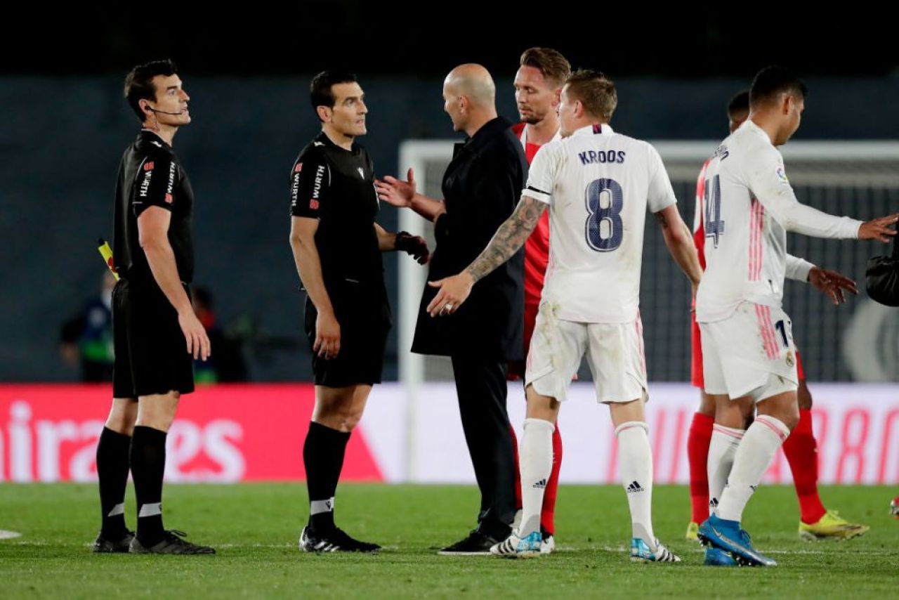 Zidane, scos din sarite de arbitru! Acuze dure dupa egalul care o tine pe Real pe locul 2_1