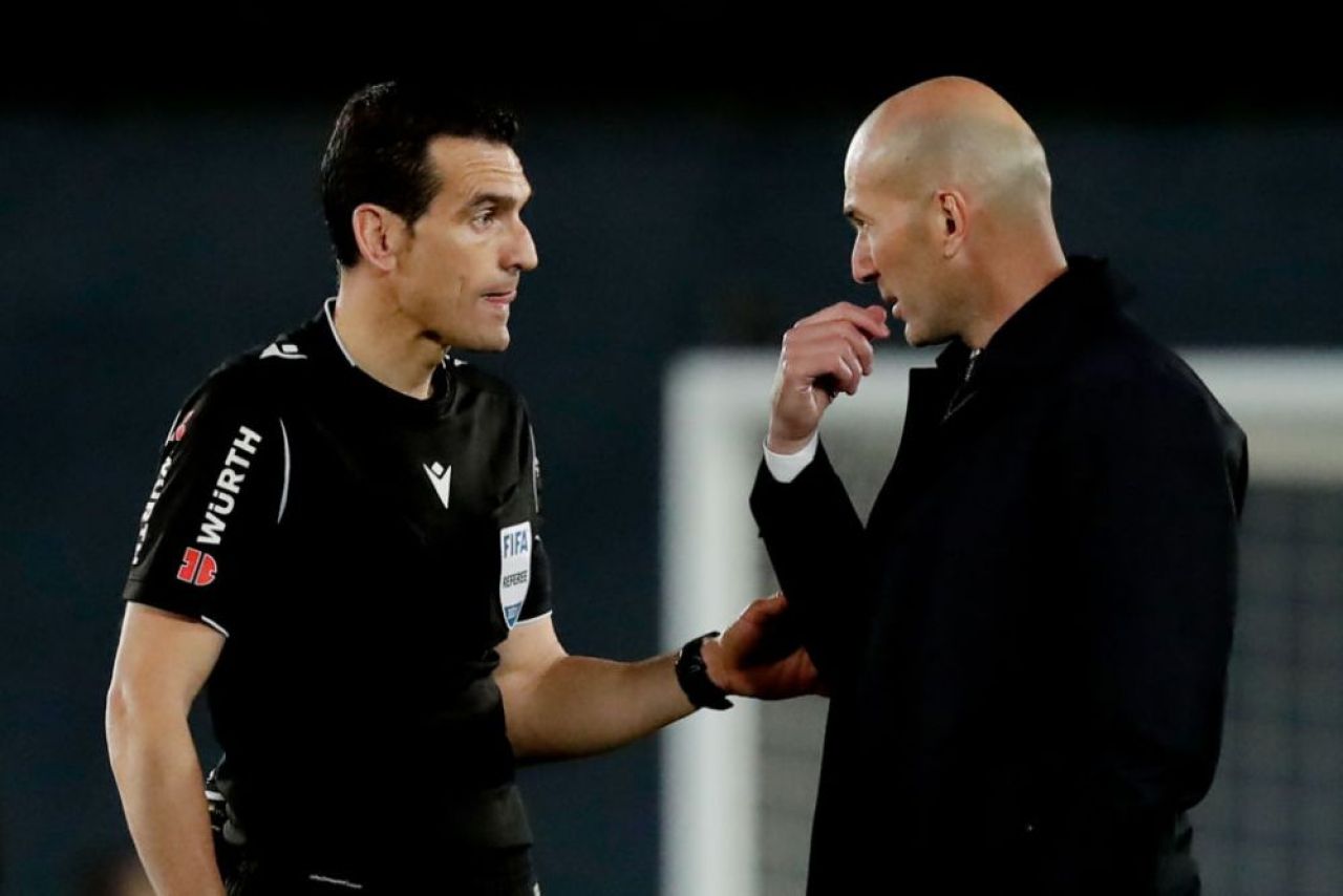 Zidane, scos din sarite de arbitru! Acuze dure dupa egalul care o tine pe Real pe locul 2_2