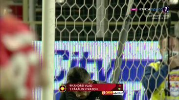 Inca o problema pentru FCSB?! Vlad a fost schimbat de Petrea la pauza meciului cu Clinceni_3