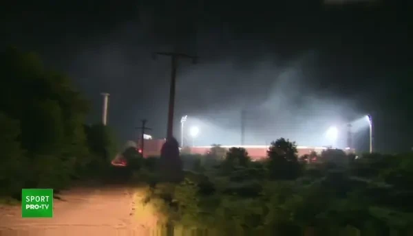 Incendiu langa stadionul unde s-a jucat FCSB - Clinceni! Imagini de ultima ora. Pompierii, chemati de urgenta