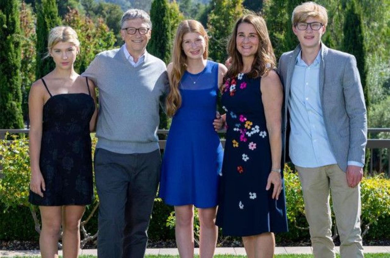 Copiii lui Bill Gates ar putea primi doar 10 milioane de dolari dupa divortul parintilor! Ce are de gand sa faca omul de afaceri cu averea sa uriasa_1