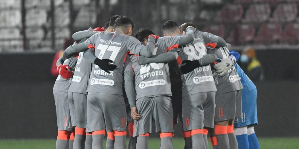 Un nou dosar Valiza in fotbalul din Romania! 3 oficiali de la UTA Arad, trimisi in judecata pentru dare de mita