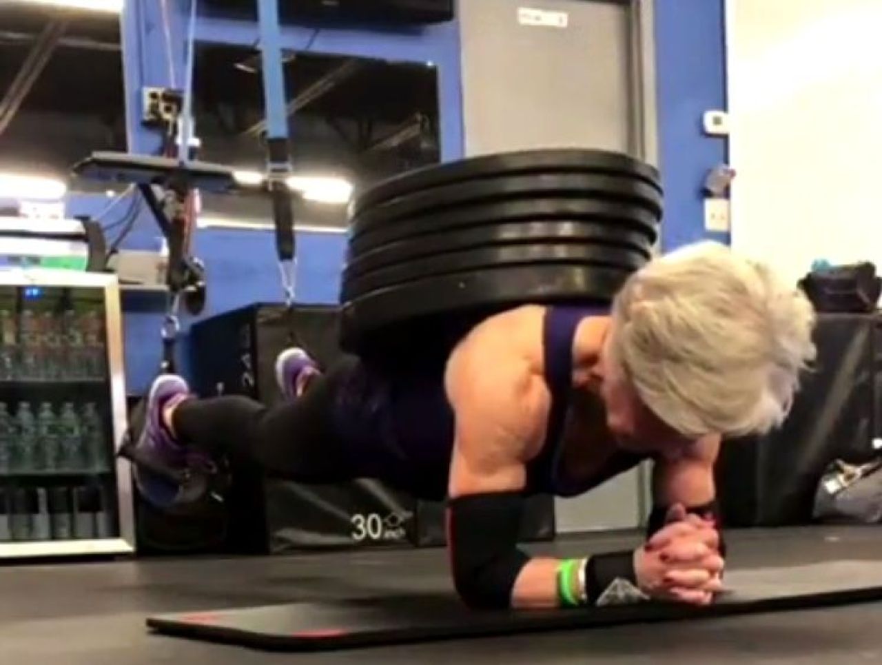 Bunica culturista, noua senzatie a Americii! Are 71 de ani, dar ridica sute de kilograme si se antreneaza 20 de ore pe saptamana _7