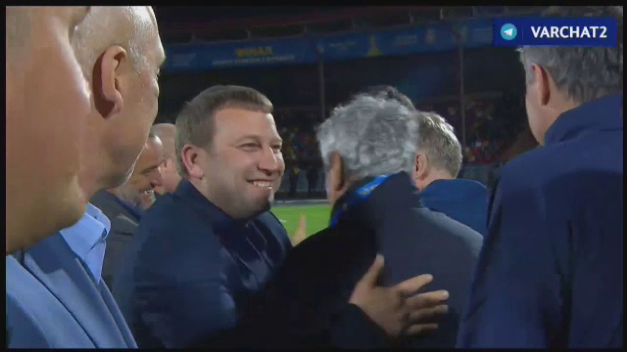 Lucescu a rupt tot in Ucraina! Imagini fantastice dupa ce a luat si Cupa cu Dinamo Kiev: a fost aruncat in aer de jucatori! Scene fantastice_29