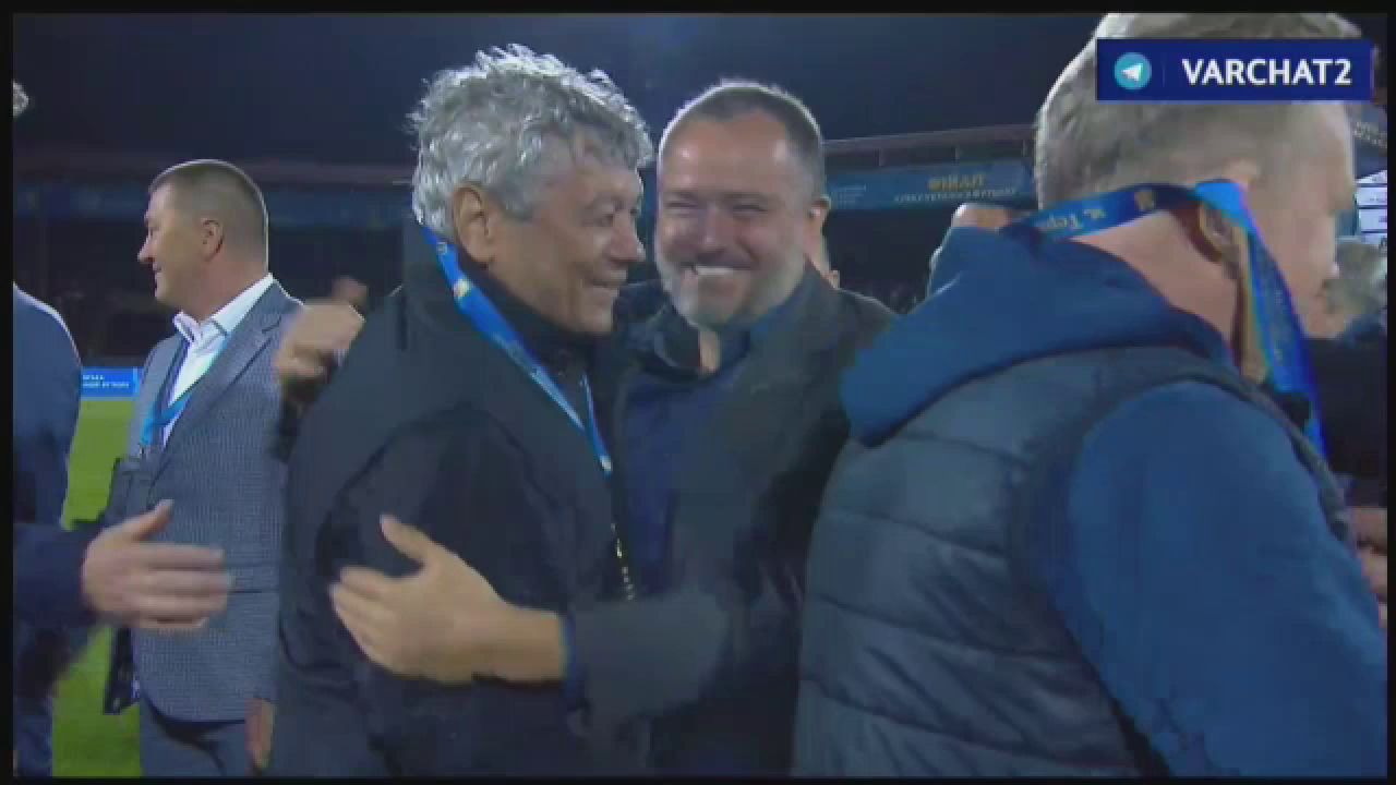 Lucescu a rupt tot in Ucraina! Imagini fantastice dupa ce a luat si Cupa cu Dinamo Kiev: a fost aruncat in aer de jucatori! Scene fantastice_31
