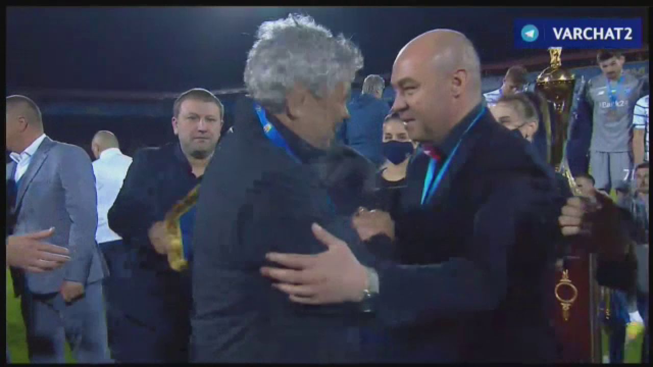 Lucescu a rupt tot in Ucraina! Imagini fantastice dupa ce a luat si Cupa cu Dinamo Kiev: a fost aruncat in aer de jucatori! Scene fantastice_33