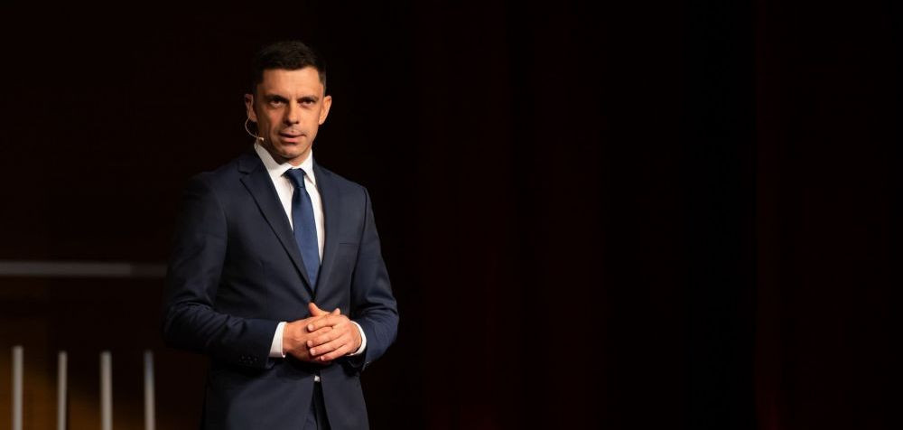 oficial-ministrul-eduard-novak-a-facut-a