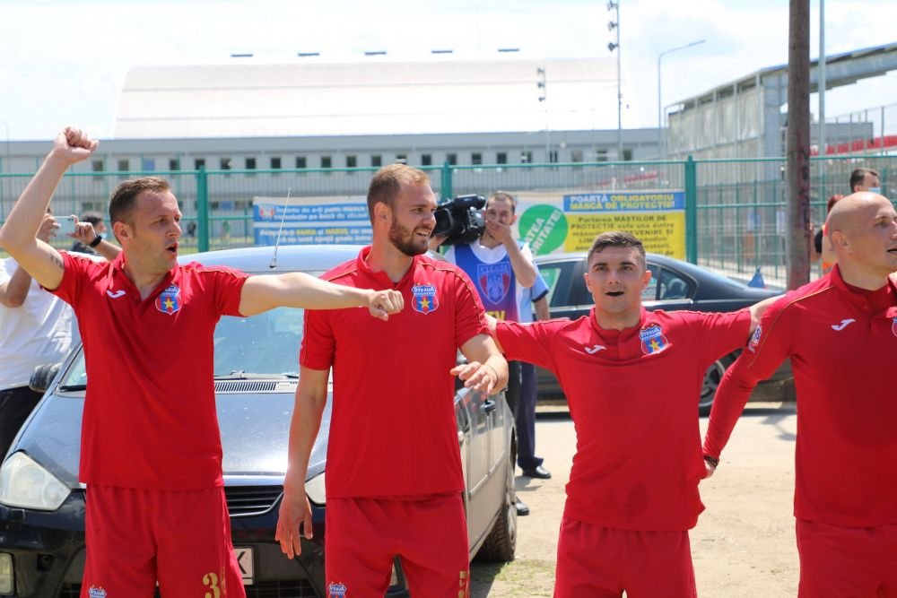 Nebunie in Ghencea! Suporterii Stelei au luat cu asalt stadionul pentru barajul cu Mostistea Ulmu! Jucatorii s-au bucurat cu ei _12