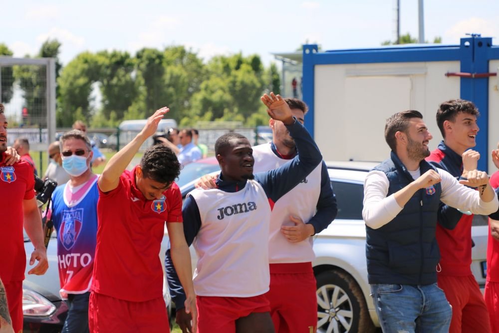 Nebunie in Ghencea! Suporterii Stelei au luat cu asalt stadionul pentru barajul cu Mostistea Ulmu! Jucatorii s-au bucurat cu ei _20