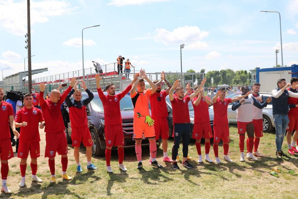 Nebunie in Ghencea! Suporterii Stelei au luat cu asalt stadionul pentru barajul cu Mostistea Ulmu! Jucatorii s-au bucurat cu ei _21